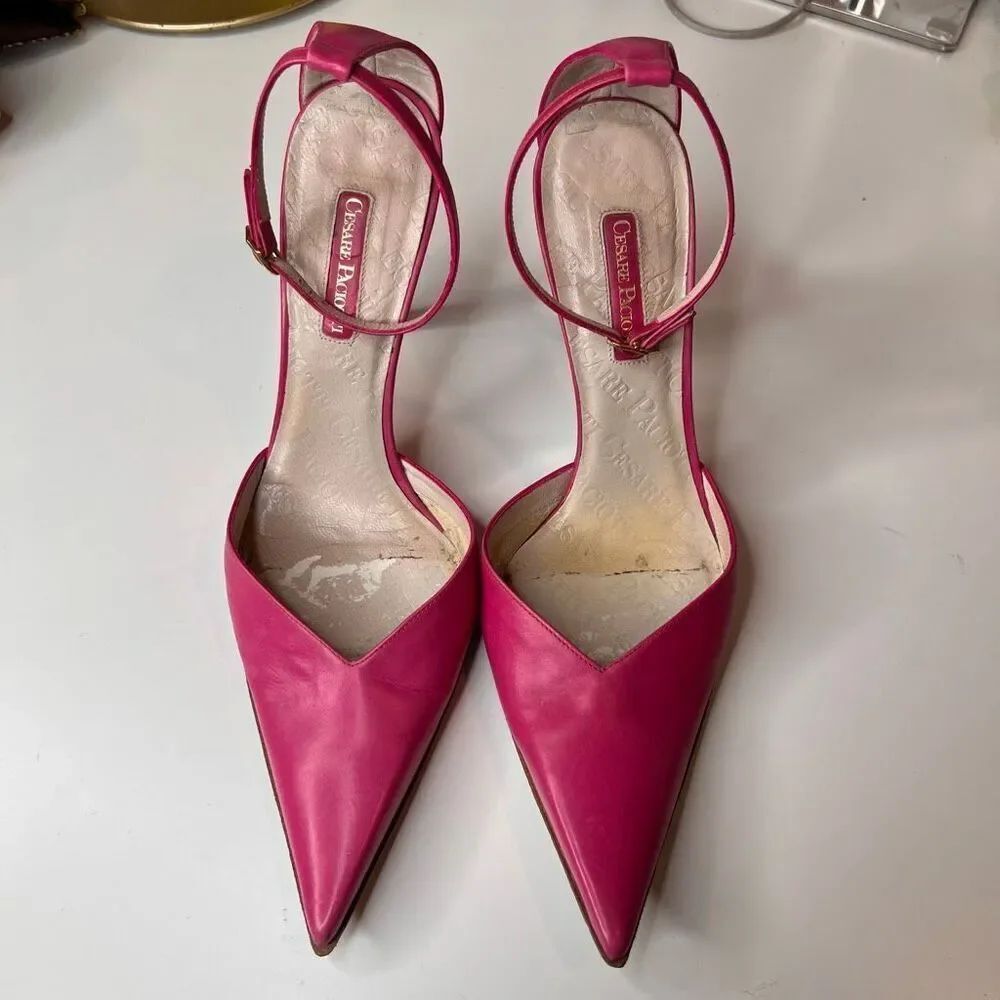 Cesare Paciotti daggers distinctive ring detail on the heel leather sling back